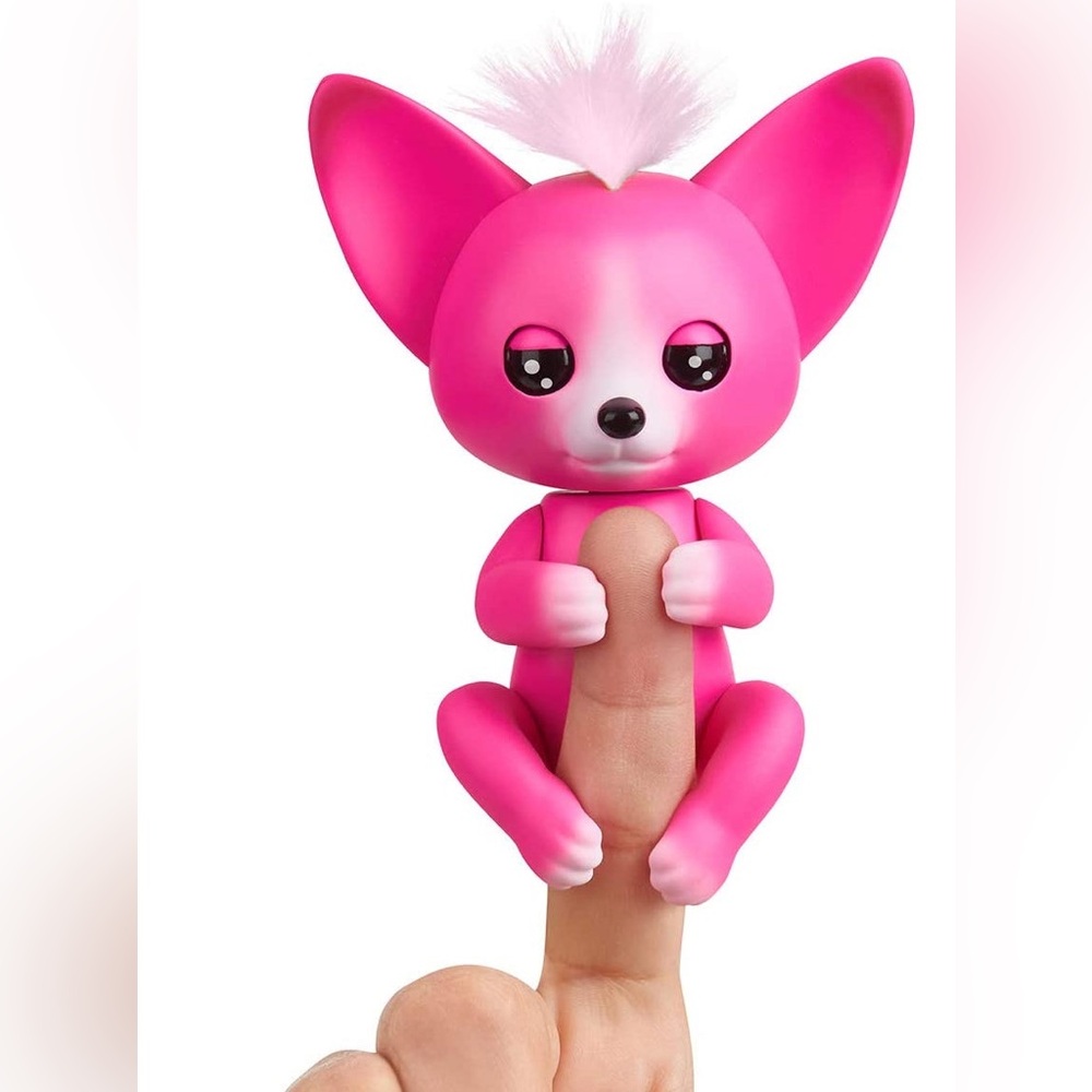 Kayla Fingerlings Interactive Baby Fox